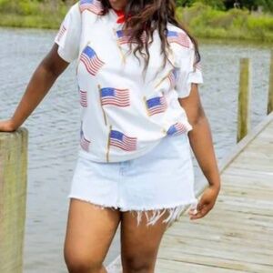 QOS Scatteried Flag Tee